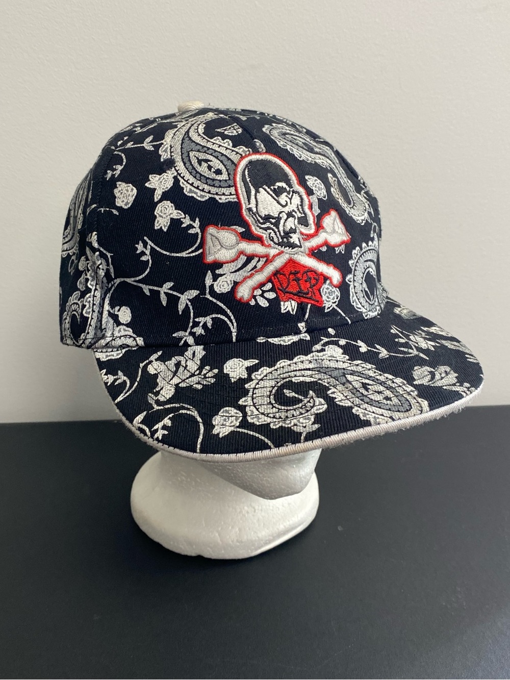 00s Y2k AOP Embroidered Skull Fitted Cap